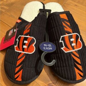 NWT Cincinnati Bengals FOCO Sherpa Lined House Slippers Size XL (13-14) 🔥
